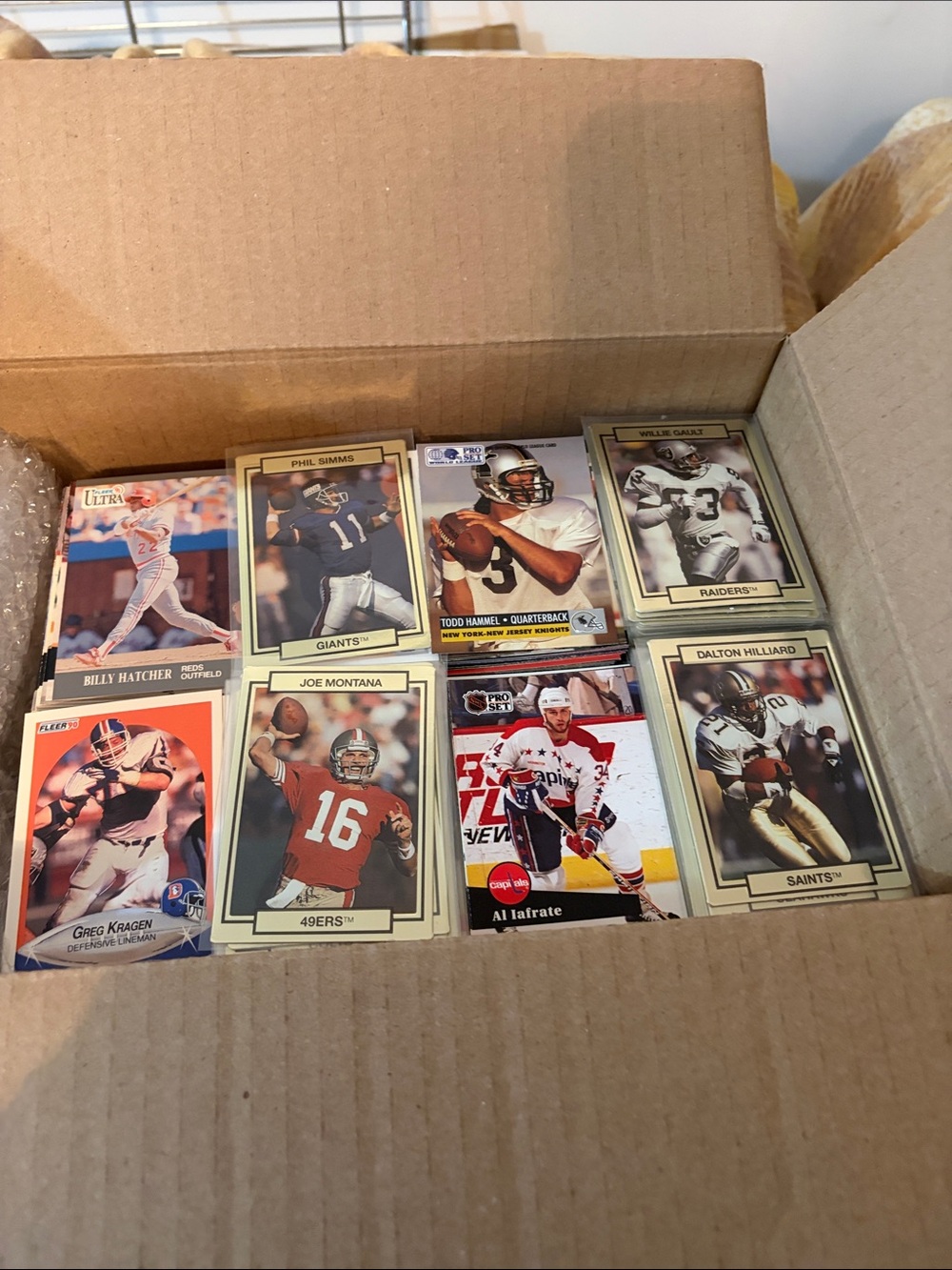 Bulk lot of Common Sports Cards Approx 4kg ( B5 )